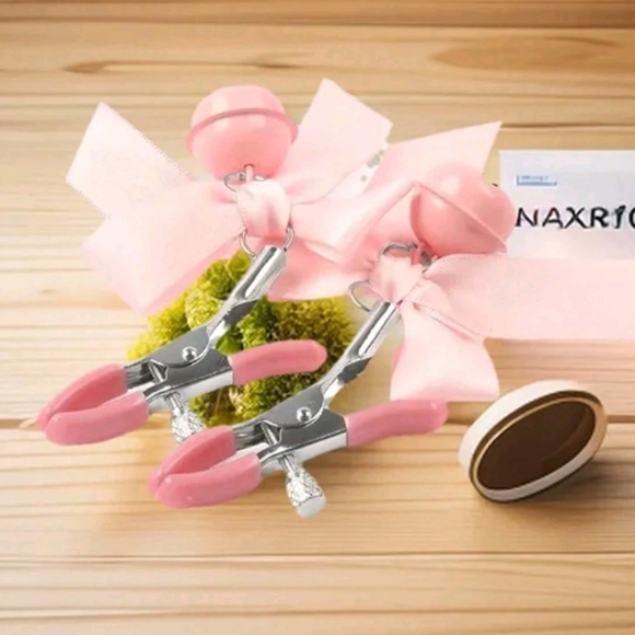 Nipple Clamps With Pink Satin Bows & Dangley Jingle Bells (OS) - Picture 9 of 11